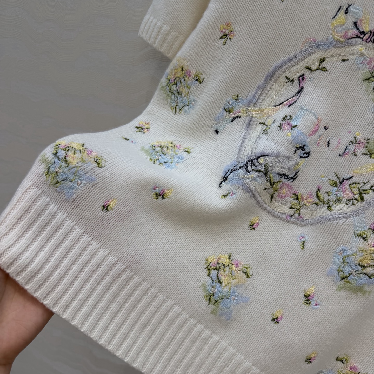 Copy Christian Dior Short-Sleeved Embroidered Replica Sweater - Image 6