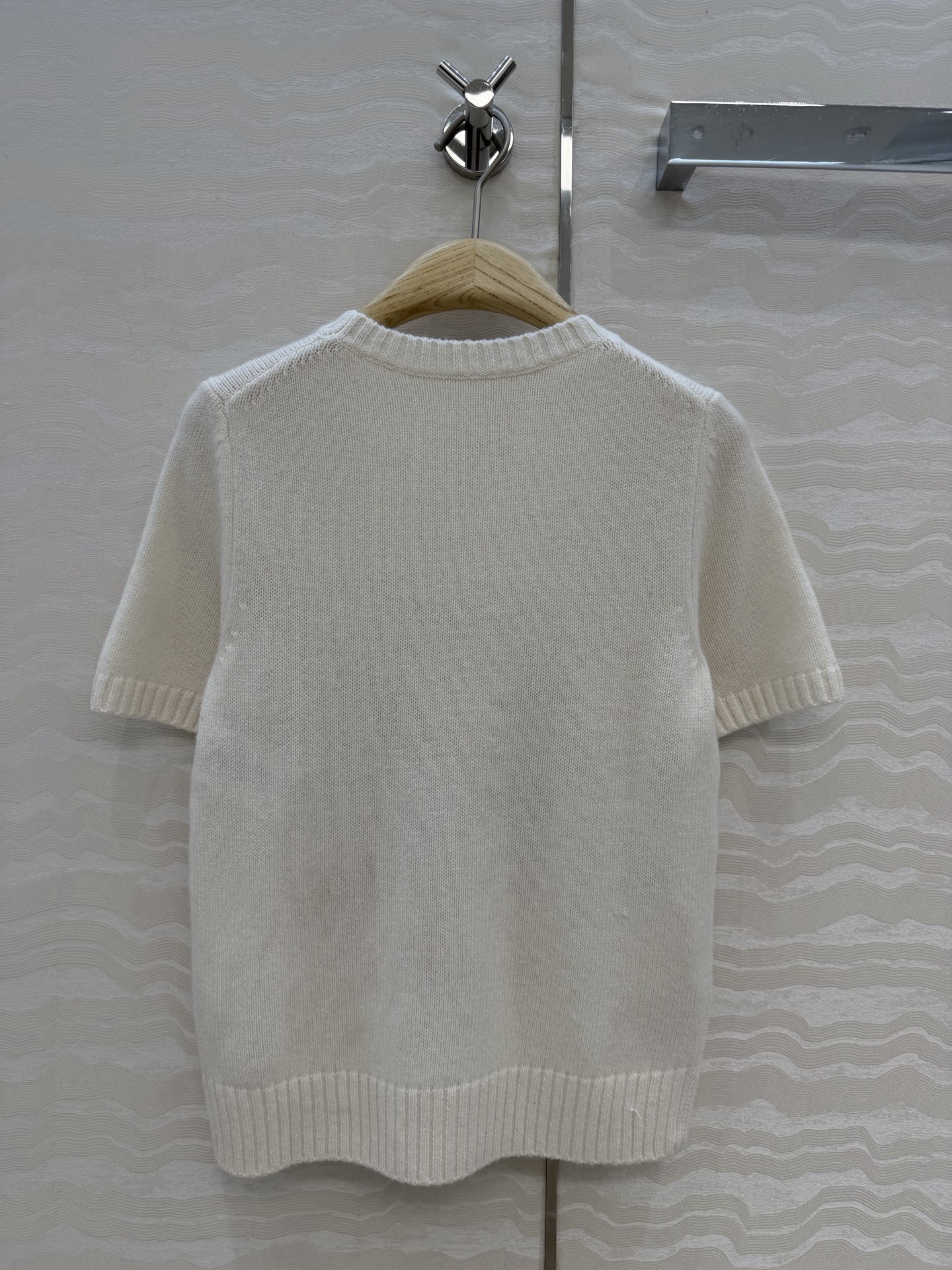 Copy Christian Dior Short-Sleeved Embroidered Replica Sweater - Image 2