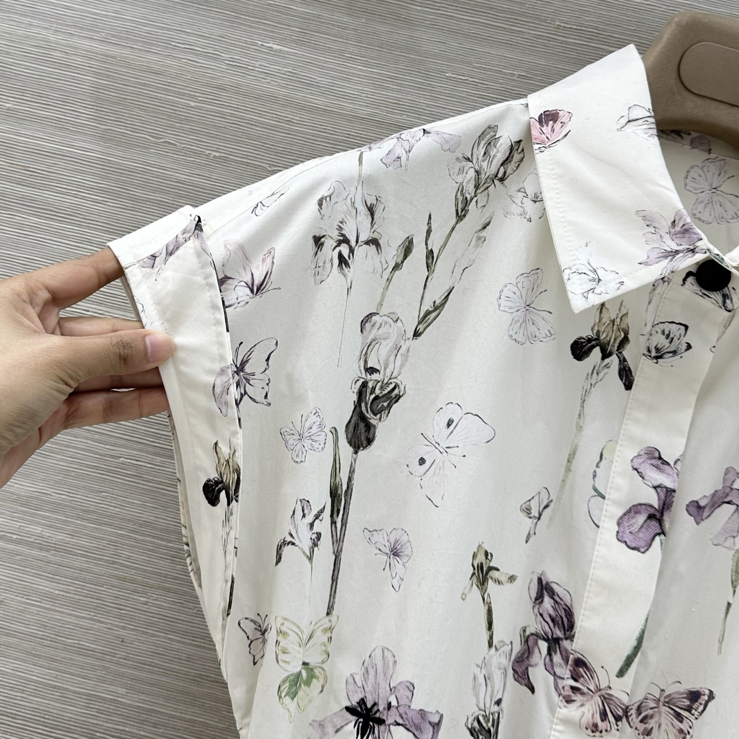 Finest Christian Dior Mid-Length Belted Replica Shirtdress - Image 4