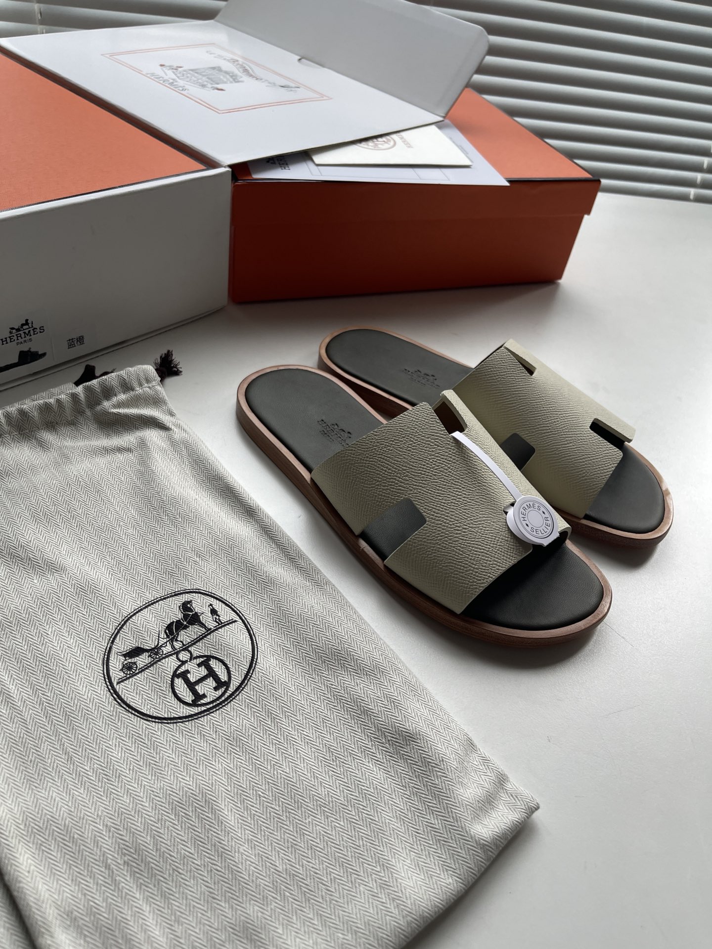 Top Grade Hermes Izmir Replica Sandal - Image 2