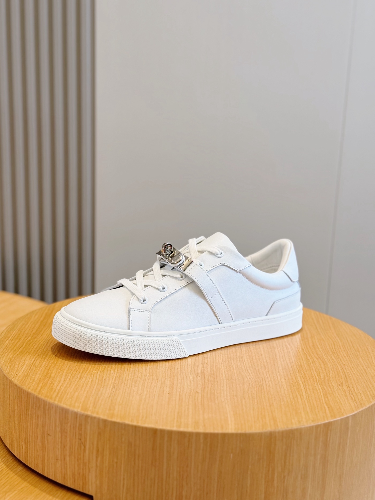 Authentic Design Hermes Day Replica Sneaker - Image 4