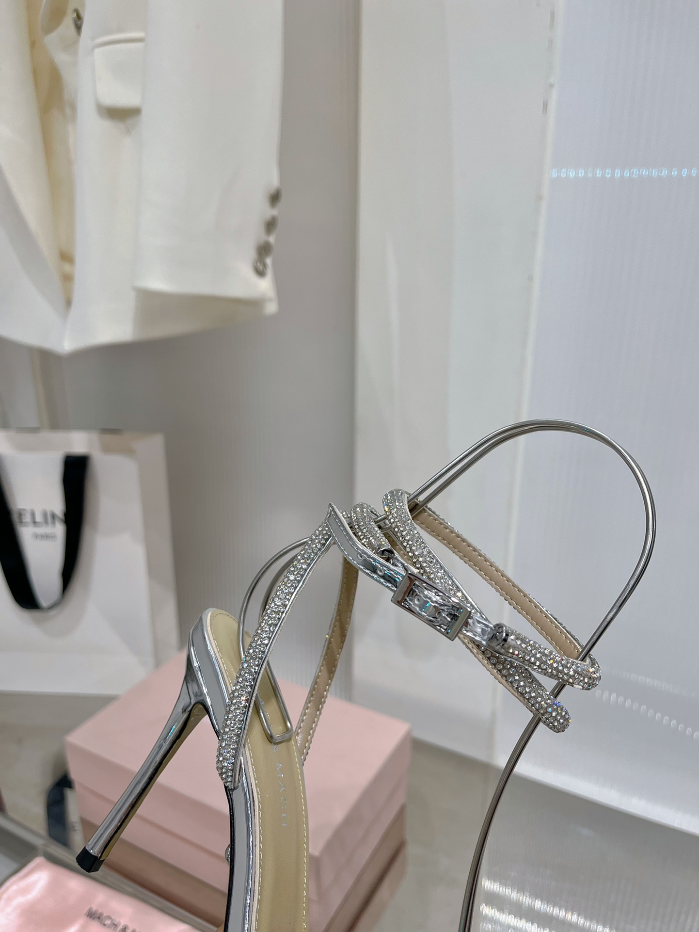 Luxury Mach Mach Double Bow Metallic Replica Sandals - Image 7