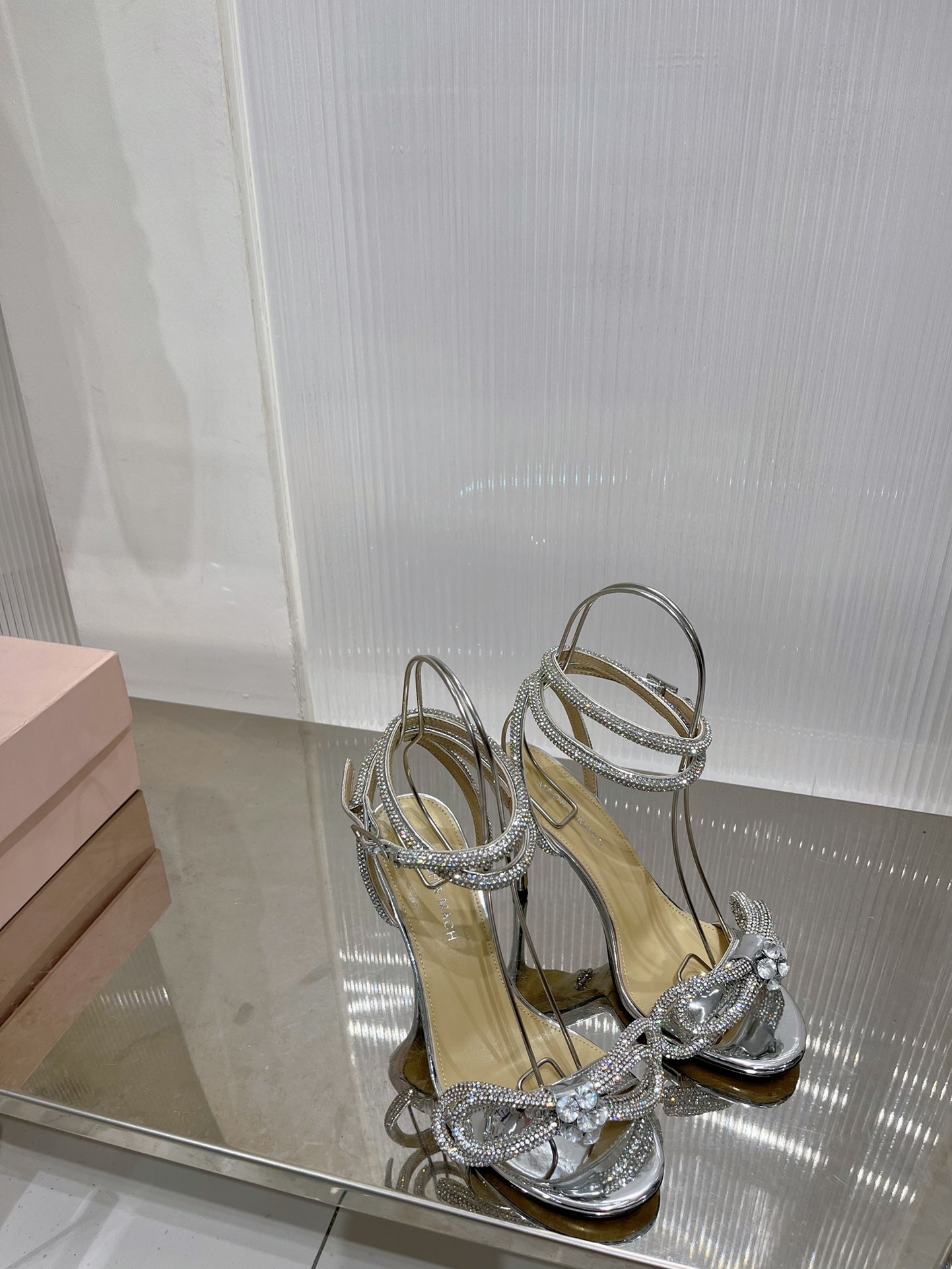 Luxury Mach Mach Double Bow Metallic Replica Sandals