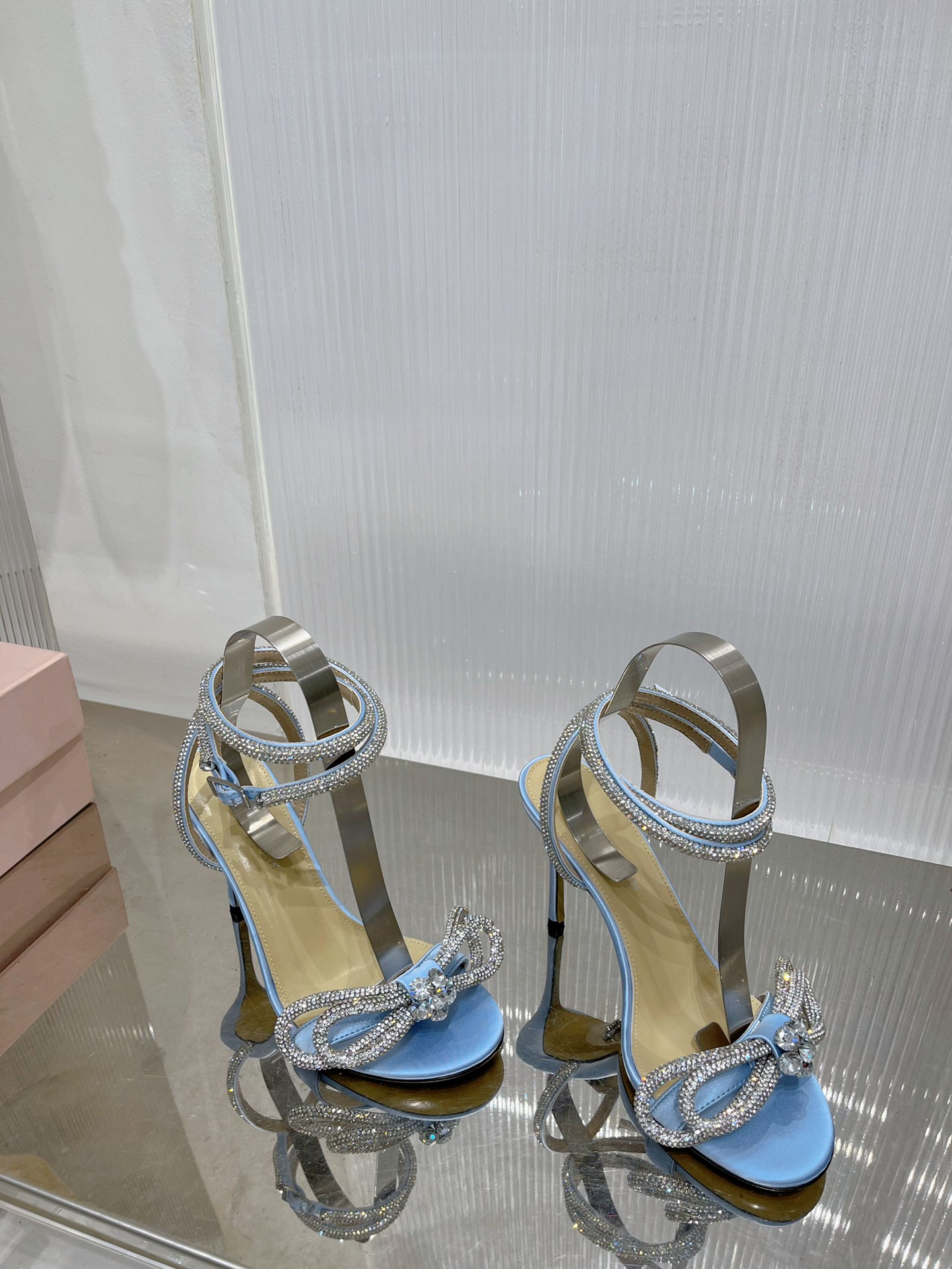 Superior Mach Mach Double Bow Satin Replica Sandals - Image 4