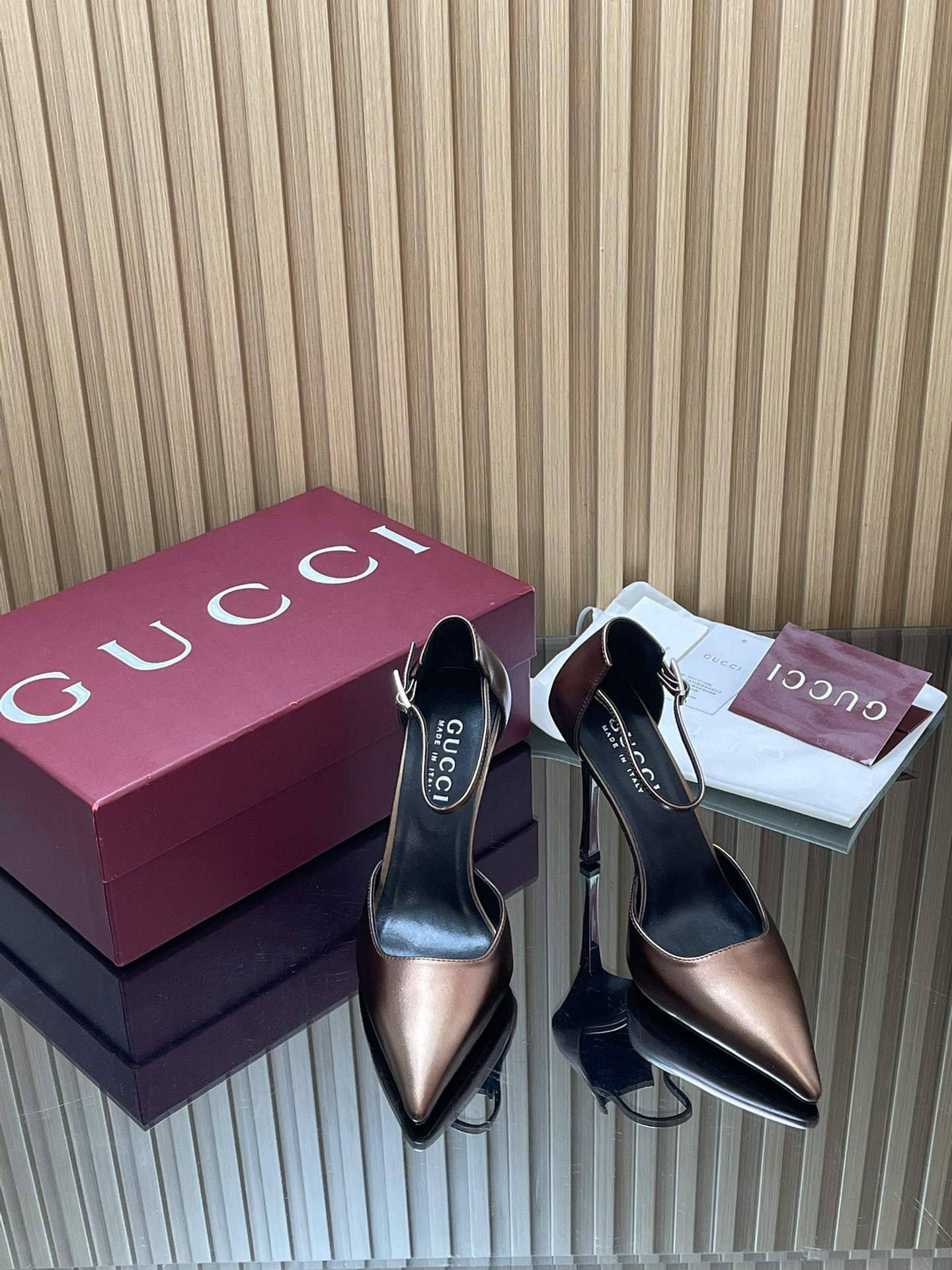 Exact Copy Gucci Bombshell Replica Pump - Image 2