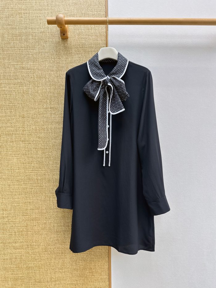 Elite Louis Vuitton Monogram Collar Long-Sleeved Replica Dress