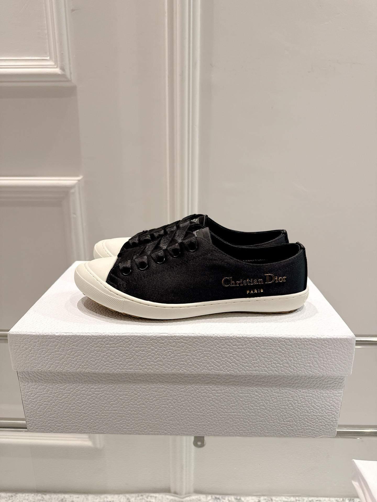 High-End Quality Christian Dior Lucky Replica Sneaker