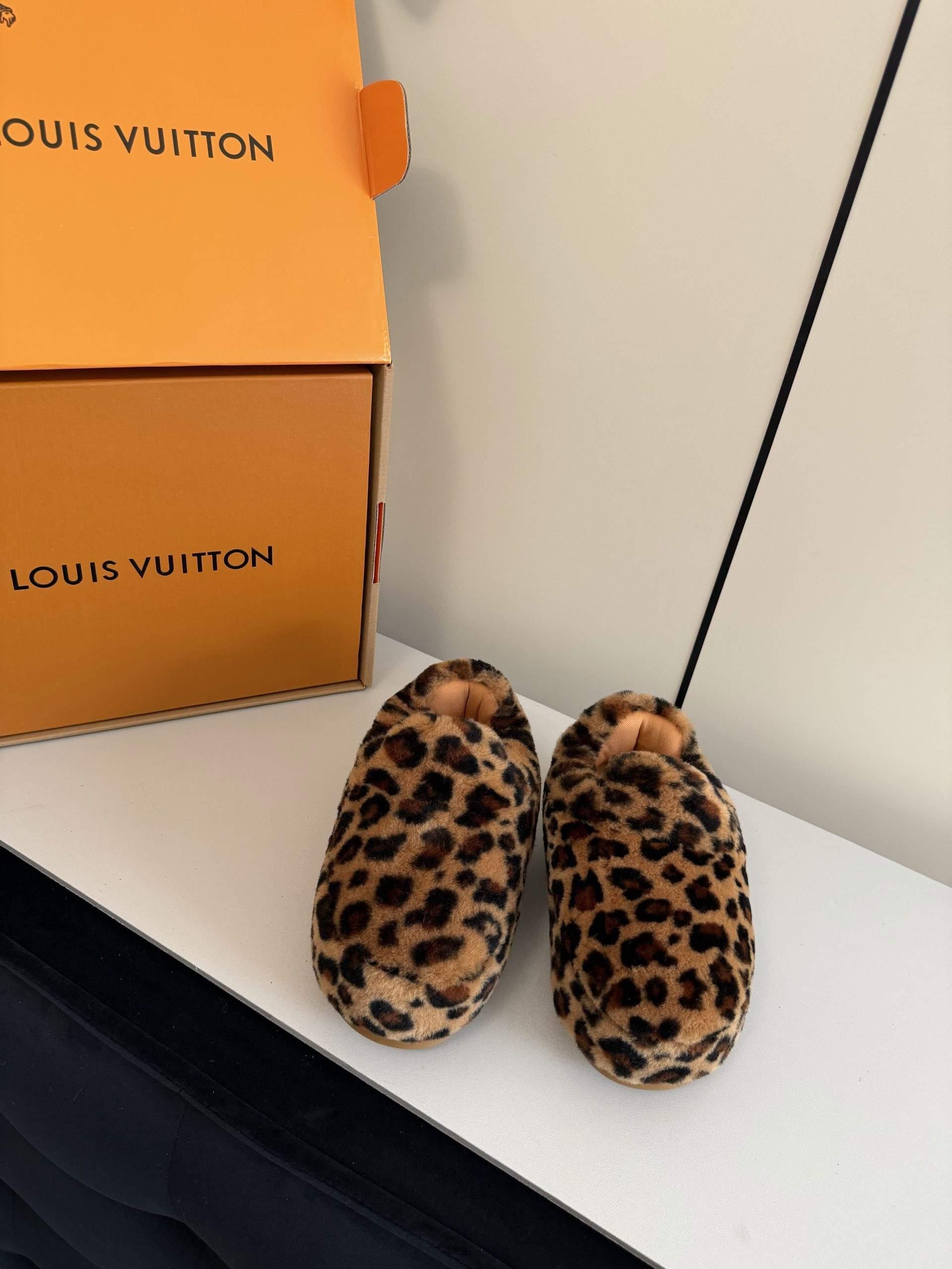 Supreme Louis Vuitton LV Yeti Replica Slip On - Image 2