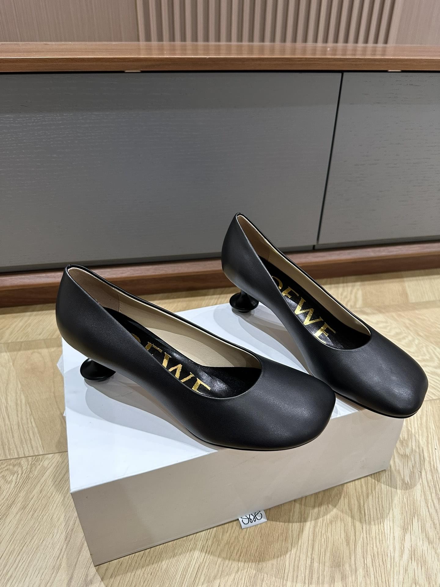 Supreme Loewe Toy Replica Pump In Goatskin
