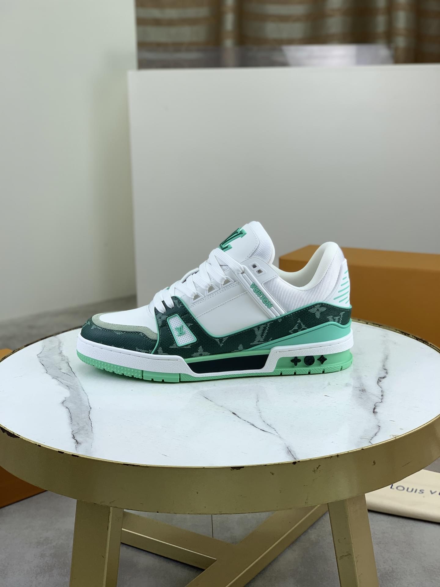 Elite Louis Vuitton LV Trainer Replica Sneaker